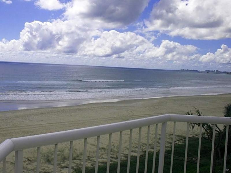Surfers Horizons Absolute Beachfront Holiday Apart image