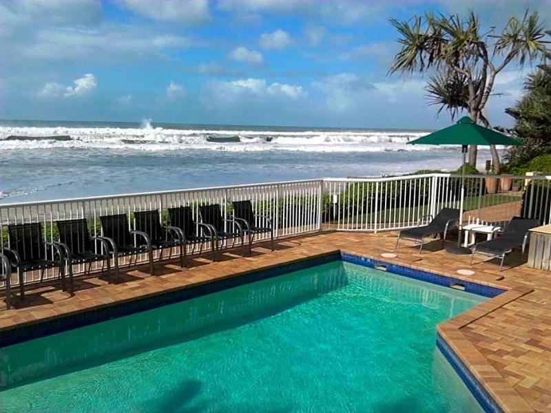 Surfers Horizons Absolute Beachfront Holiday Apart image