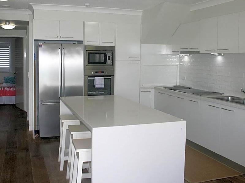 Surfers Horizons Absolute Beachfront Holiday Apart image