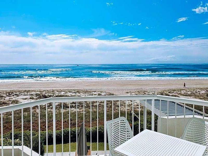 Surfers Horizons Absolute Beachfront Holiday Apart image