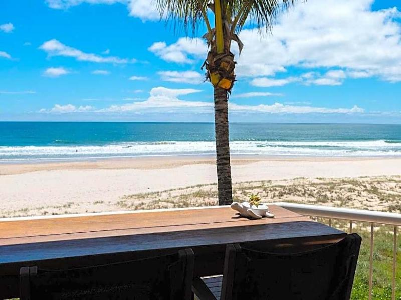 Surfers Horizons Absolute Beachfront Holiday Apart image