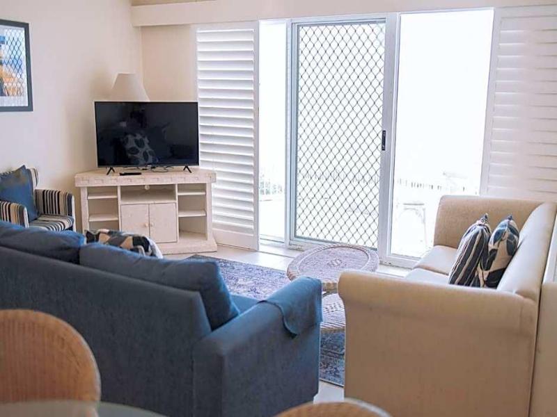 Surfers Horizons Absolute Beachfront Holiday Apart image
