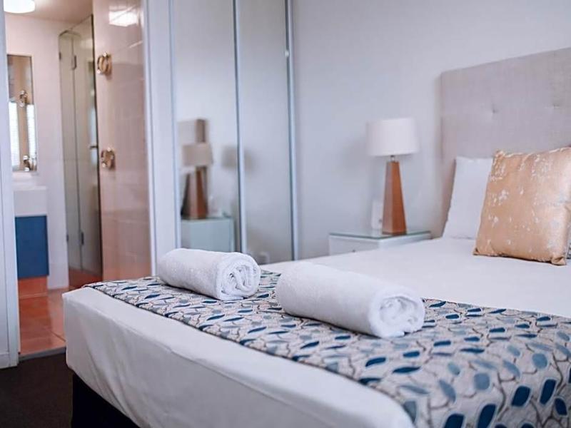 Surfers Horizons Absolute Beachfront Holiday Apart image