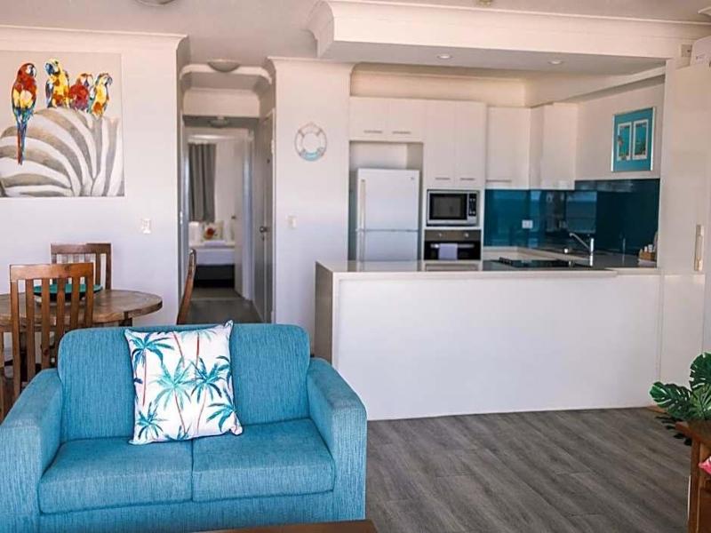 Surfers Horizons Absolute Beachfront Holiday Apart image