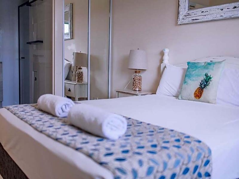 Surfers Horizons Absolute Beachfront Holiday Apart image