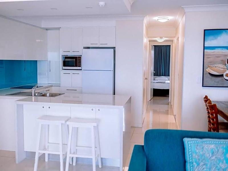 Surfers Horizons Absolute Beachfront Holiday Apart image