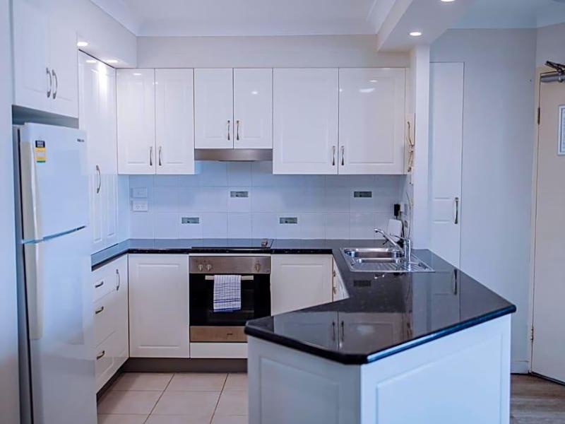 Surfers Horizons Absolute Beachfront Holiday Apart image