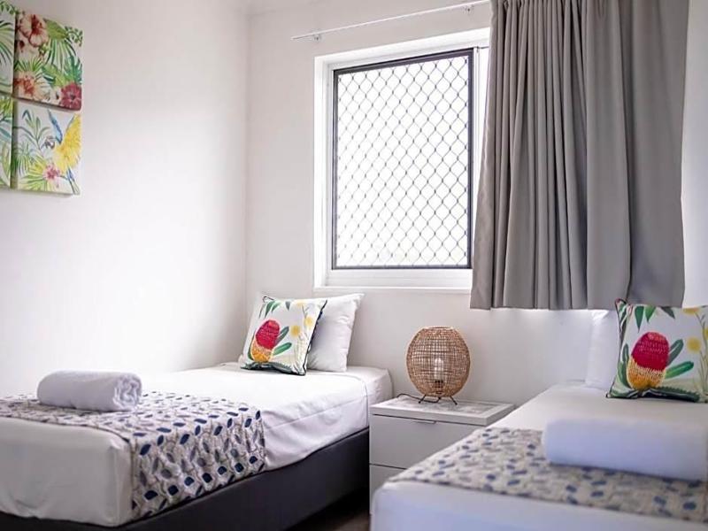 Surfers Horizons Absolute Beachfront Holiday Apart image