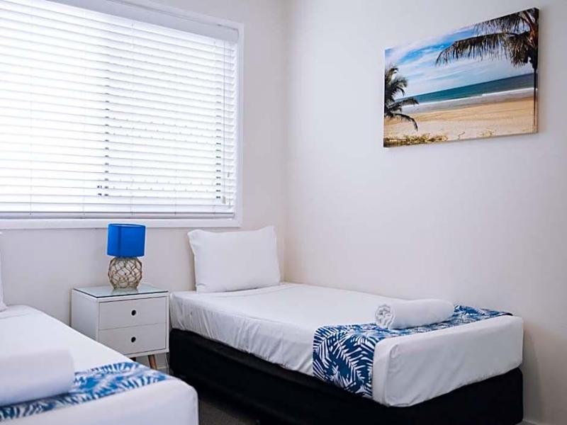 Surfers Horizons Absolute Beachfront Holiday Apart image