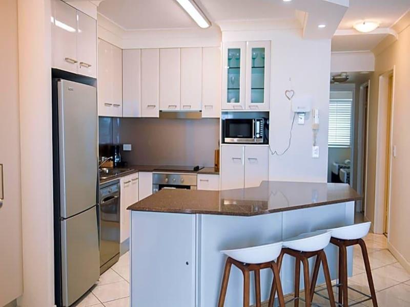 Surfers Horizons Absolute Beachfront Holiday Apart image