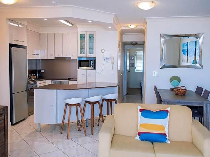 Surfers Horizons Absolute Beachfront Holiday Apart image