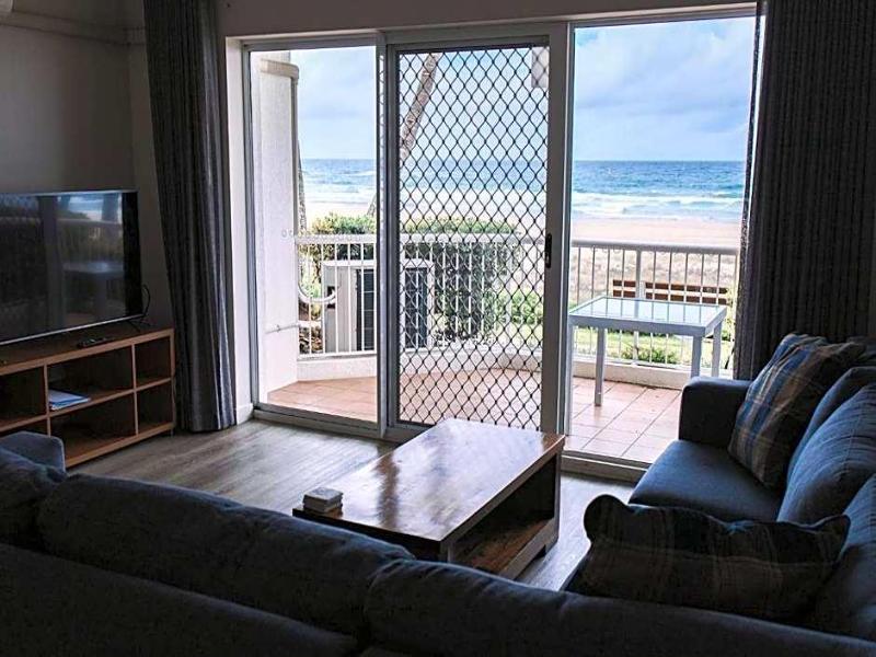 Surfers Horizons Absolute Beachfront Holiday Apart image
