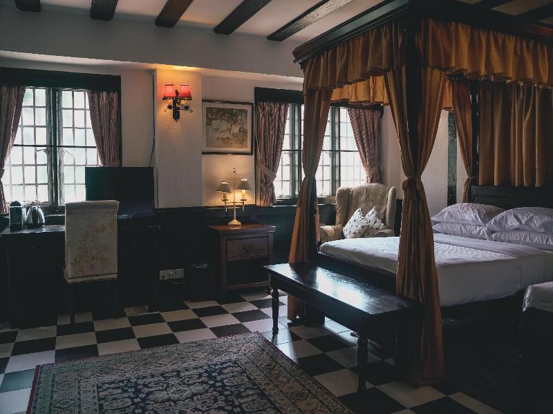 The Smokehouse Hotel image
