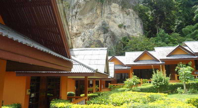 Diamond Cave Resort