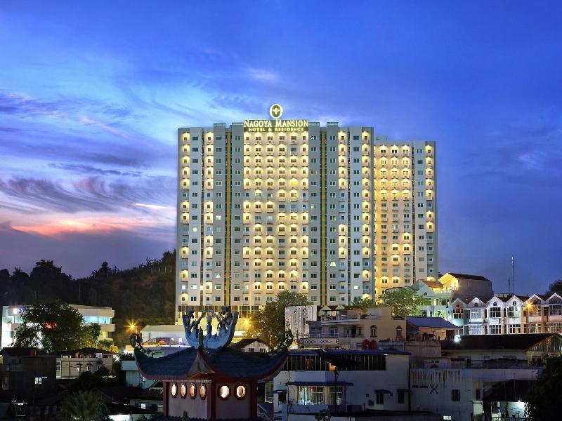 GiiA Hotel Nagoya Batam image