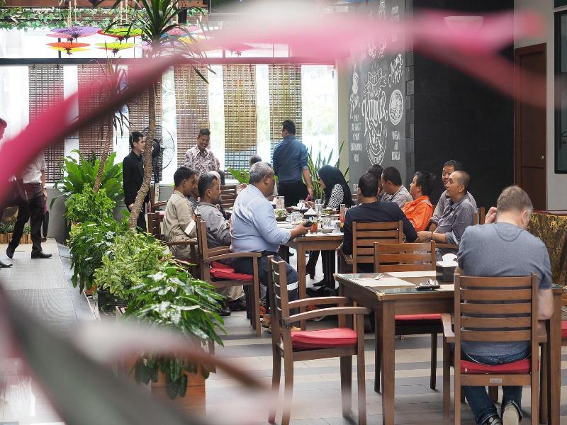 GiiA Hotel Nagoya Batam image
