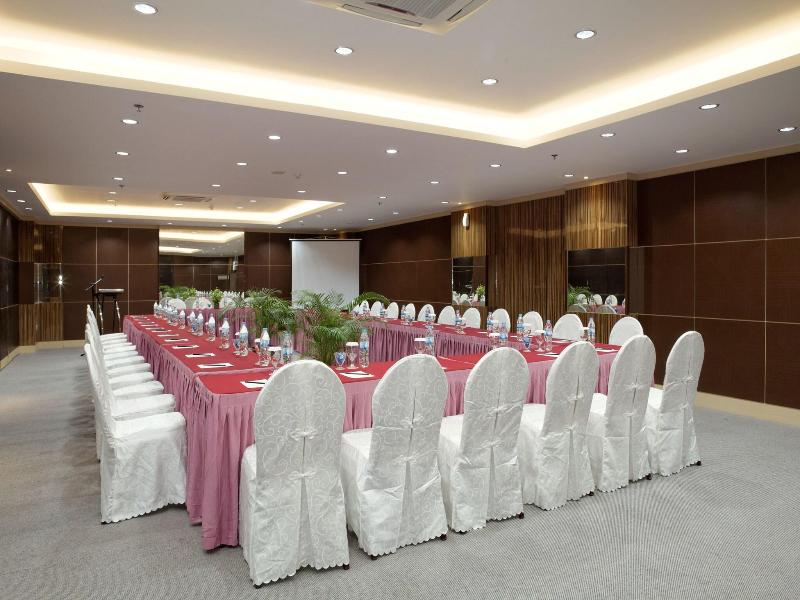GiiA Hotel Nagoya Batam image