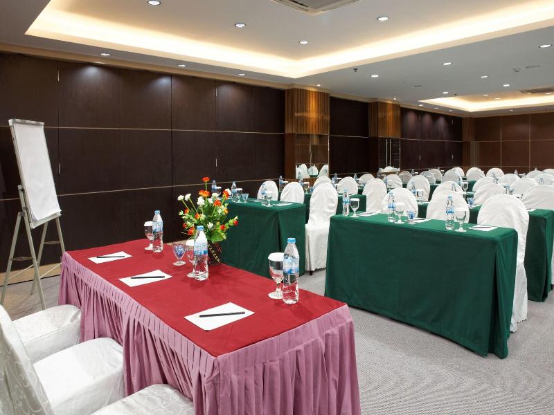 GiiA Hotel Nagoya Batam image