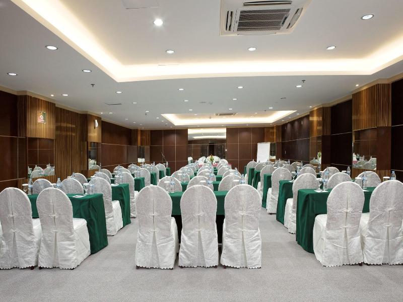 GiiA Hotel Nagoya Batam image