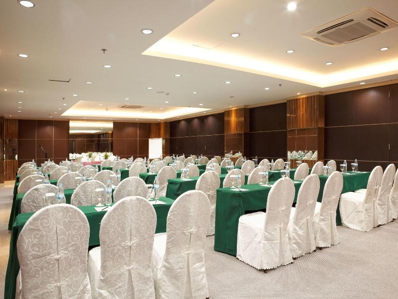 GiiA Hotel Nagoya Batam image