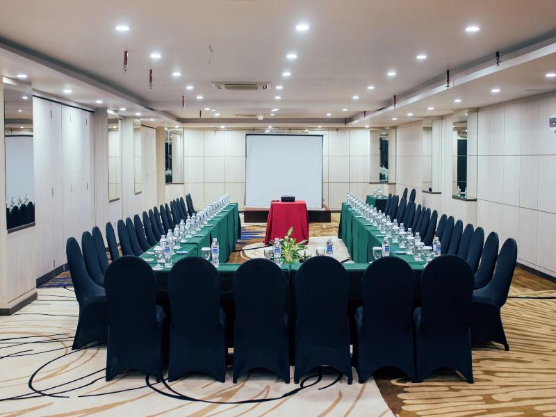 GiiA Hotel Nagoya Batam image