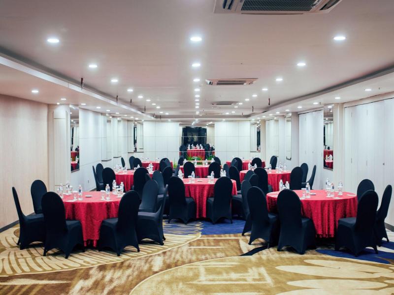 GiiA Hotel Nagoya Batam image