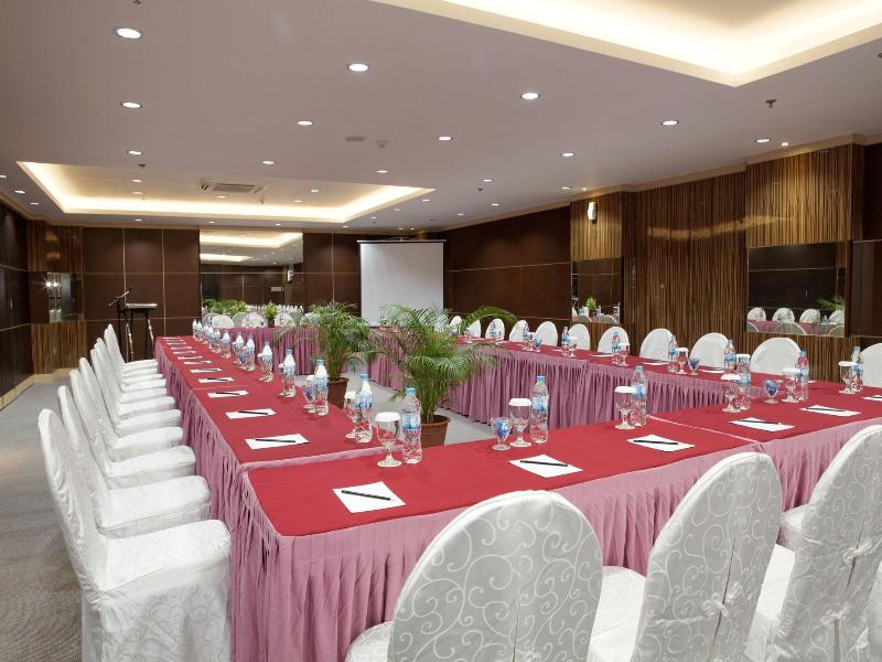 GiiA Hotel Nagoya Batam image