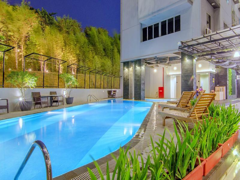 GiiA Hotel Nagoya Batam image