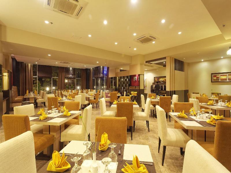 GiiA Hotel Nagoya Batam image