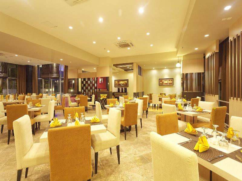 GiiA Hotel Nagoya Batam image