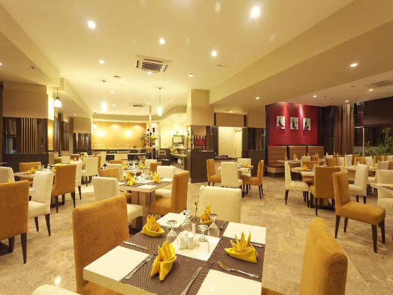 GiiA Hotel Nagoya Batam image