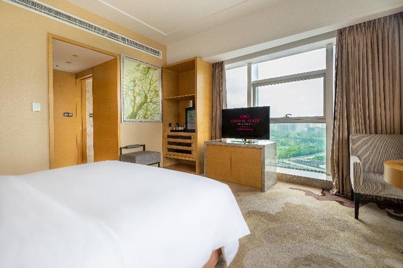 DOUBLE CITY VIEW KING BED