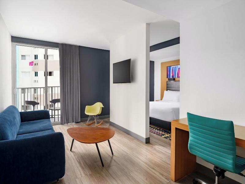 Aloft Miami Brickell image