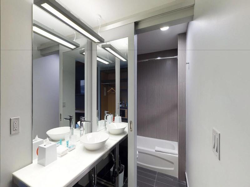 Aloft Miami Brickell image