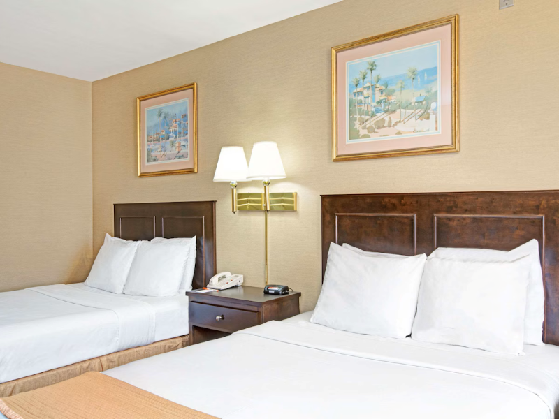 Howard Johnson by Wyndham Torrance image
