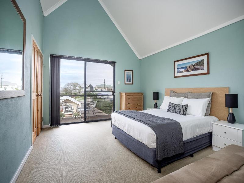 Albany Harbourside Apartments And Houses image