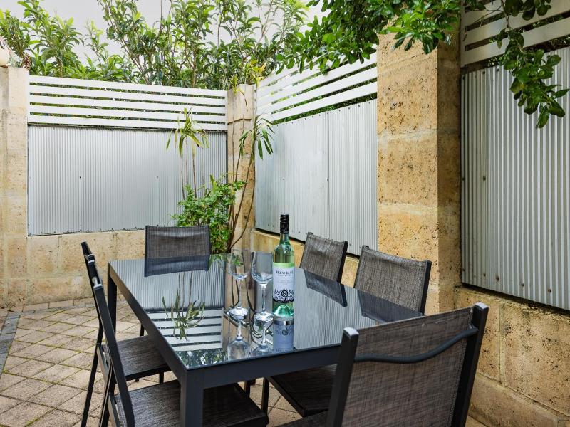Albany Harbourside Apartments And Houses image