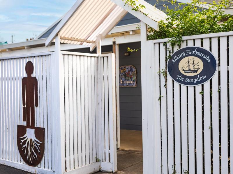 Albany Harbourside Apartments And Houses image