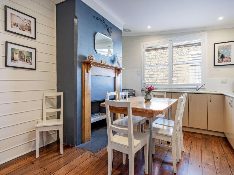 Albany Harbourside Apartments And Houses image