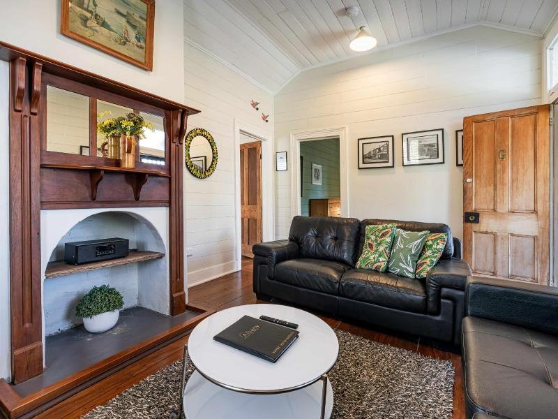 Albany Harbourside Apartments And Houses image