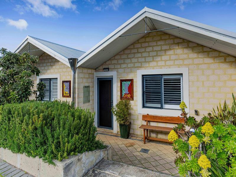 Albany Harbourside Apartments And Houses image