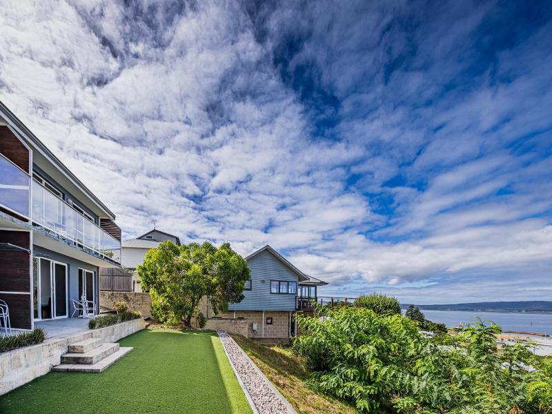 Albany Harbourside Apartments And Houses image