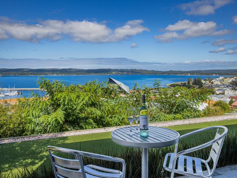 Albany Harbourside Apartments And Houses image