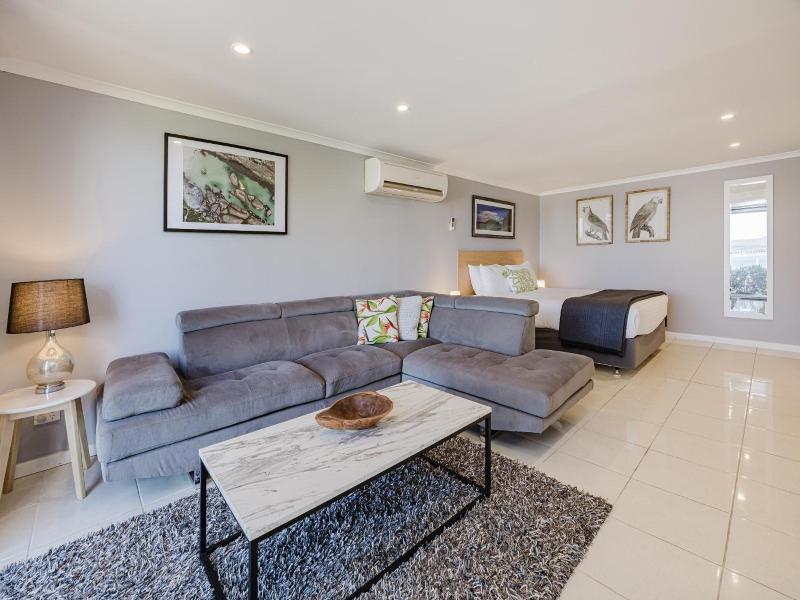 Albany Harbourside Apartments And Houses image