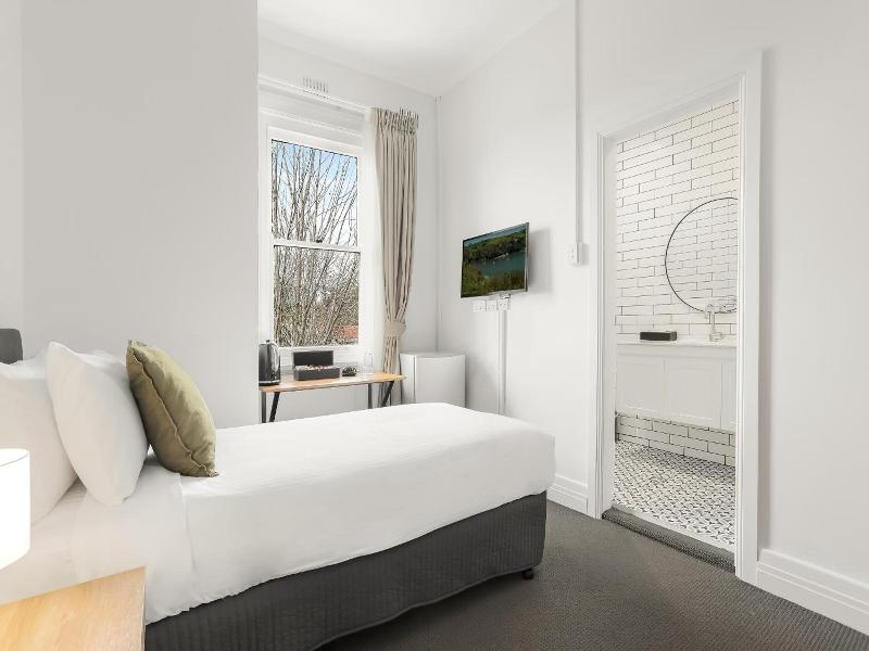 The Grand View Hotel image