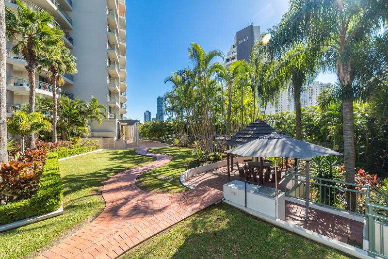 The Meriton On Main Beach image