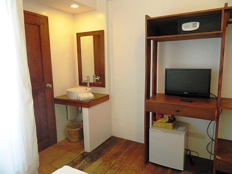 Boracay Coco Huts image