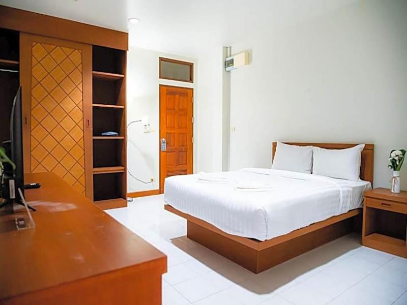 Diamond Place Hotel image