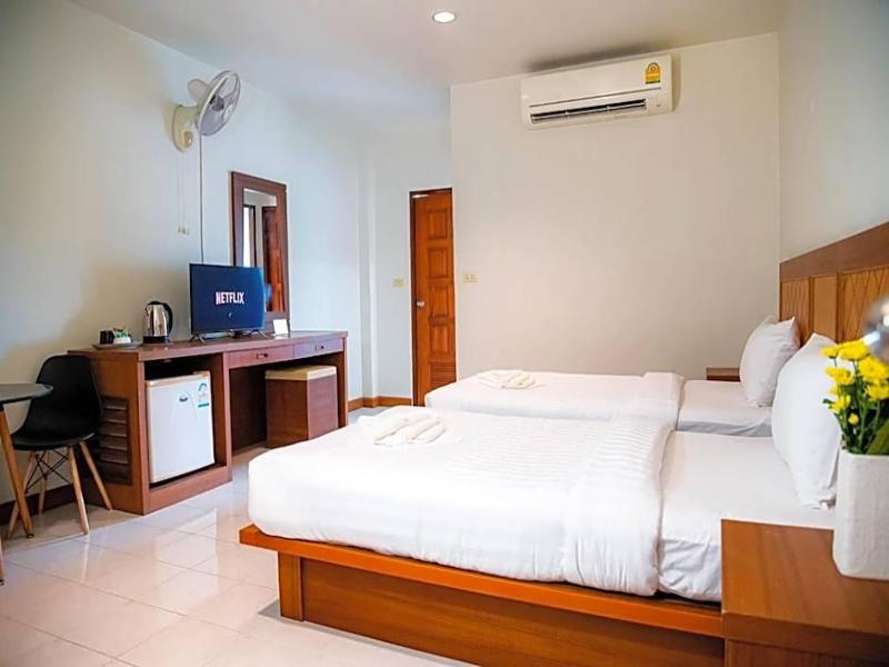 Diamond Place Hotel image
