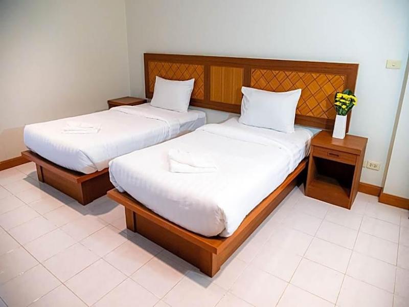 Diamond Place Hotel image
